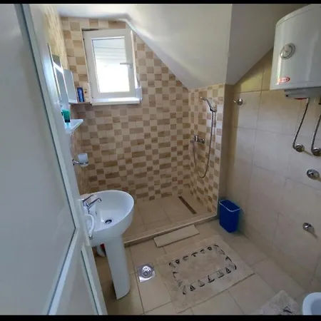 Kuca-villa Celebici * Konjic